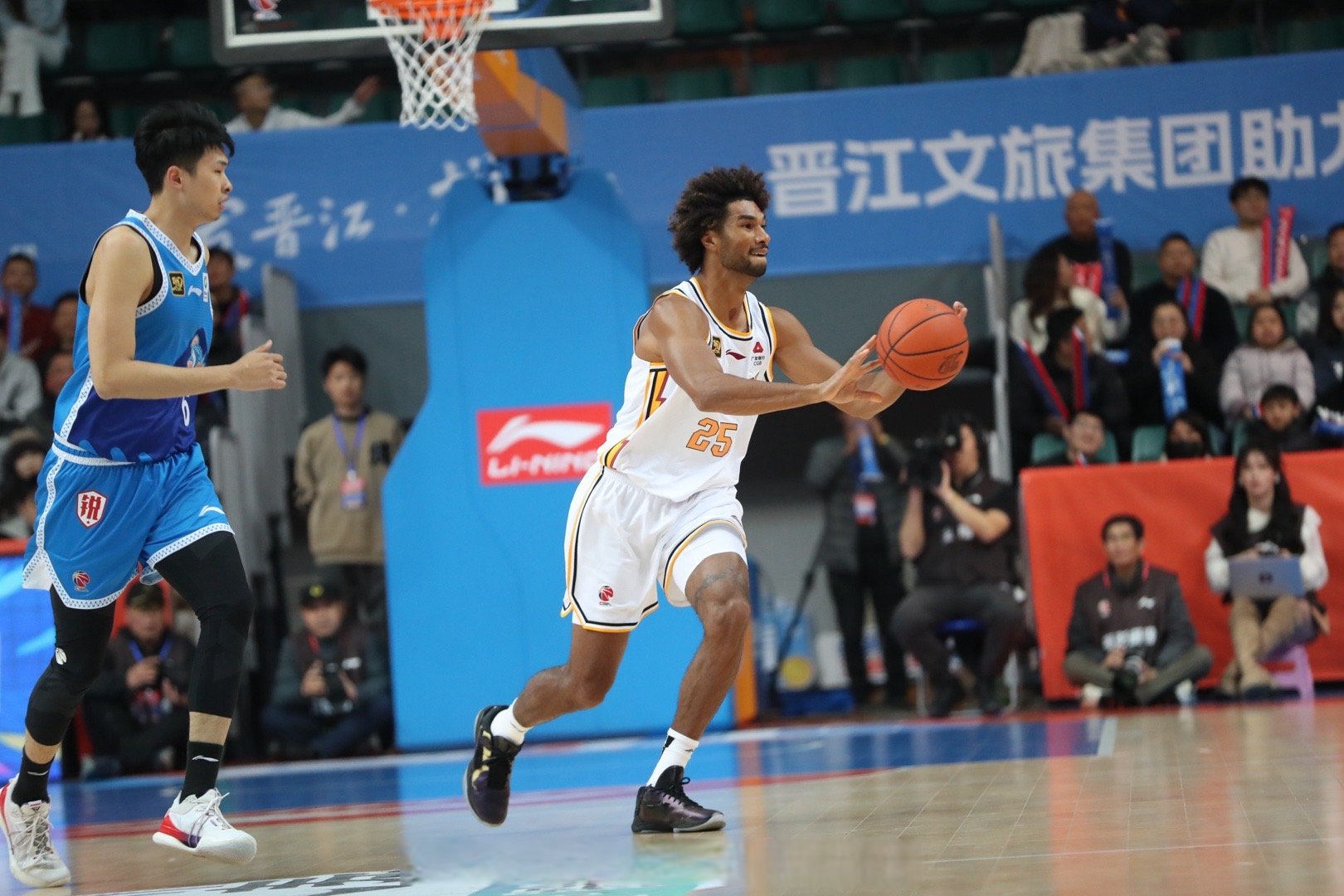 今晨福建男篮备战欧篮联；完成体检细节流出；球迷炸锅；年轻球员获得机会(辽宁男篮球迷口号)-华体会网页版