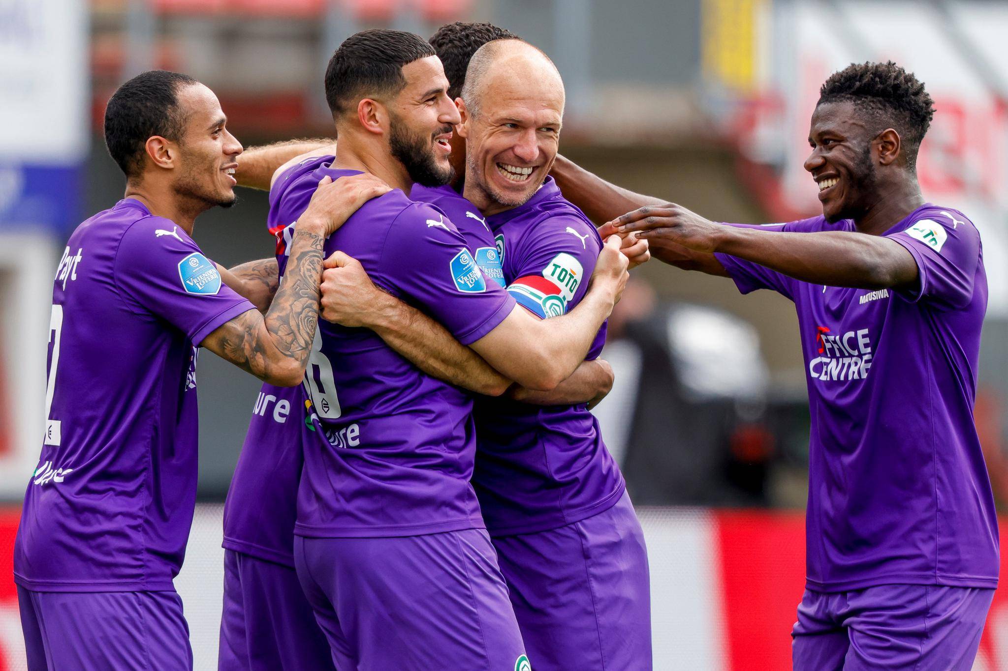 关于费耶诺德集结日伤情更新,志在国王杯名次提升,赛场秩序良好,细节决定成败的信息 关于费耶诺德集结日伤情更新,志在国王杯名次提升,赛场秩序良好,细节决定成败的信息