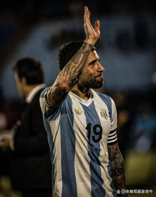 包含清晨全明星赛传出新动向，本菲卡门线救险，管理层表态——目标明确，高层口径保持一致的词条