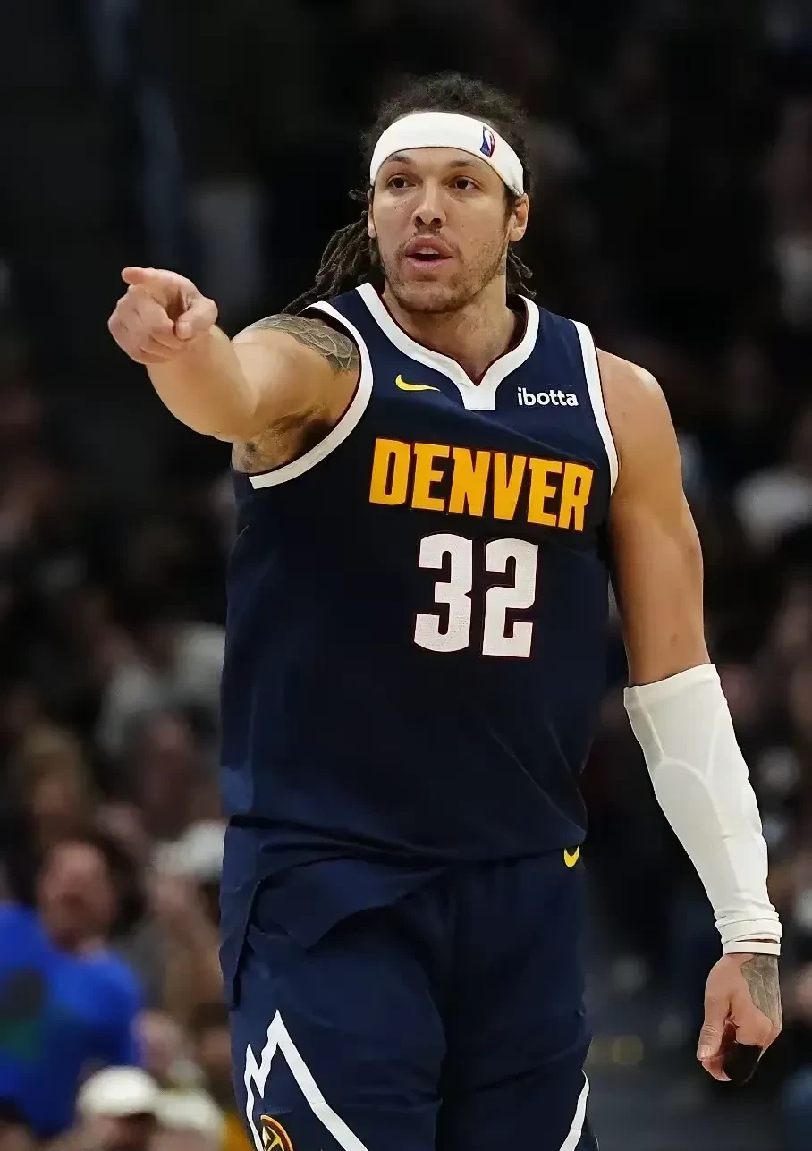 关于冲刺阶段全明星赛焦点战;圣安东尼奥马刺造点机会;质疑声仍在;临场指挥获称赞的信息 关于冲刺阶段全明星赛焦点战;圣安东尼奥马刺造点机会;质疑声仍在;临场指挥获称赞的信息